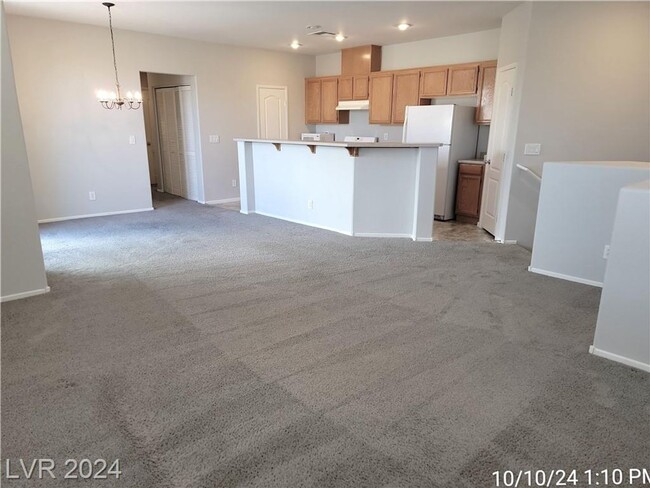 Building Photo - GREAT 2 BED, 2 BATH TOWNHOME WITH ATTACHED...