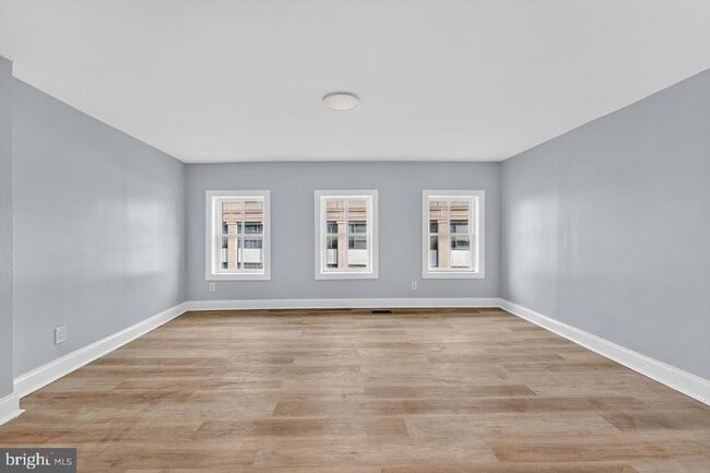 Building Photo - 11 N Willow St