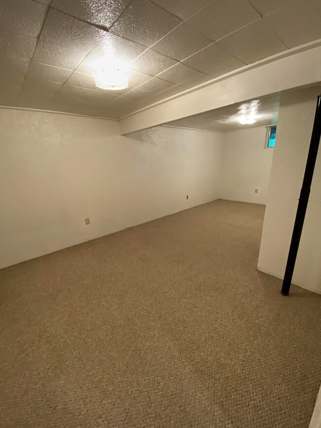 Building Photo - 609 W Hildreth St