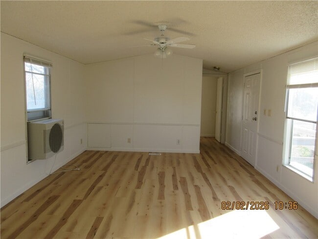 Building Photo - 4555 Vernetti Ln