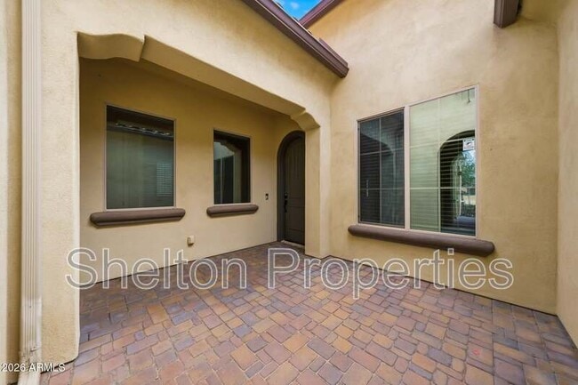 Foto del edificio - 20441 W Hamilton St
