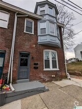 Building Photo - 136 S 8th St