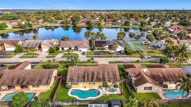 Foto del edificio - 8060 NW 51st Ct