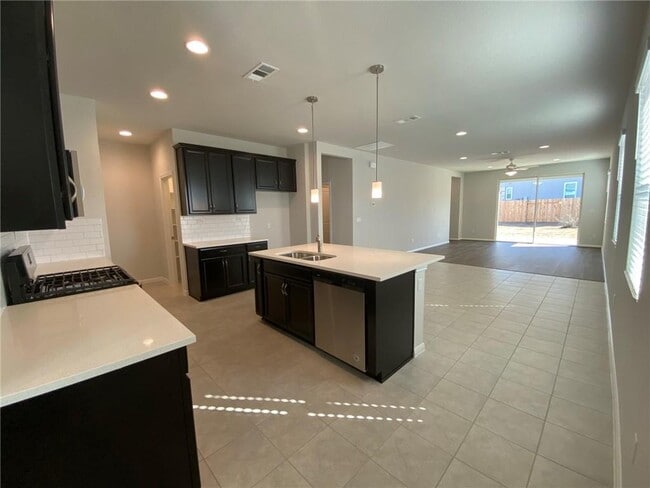 Building Photo - 384 Gaida Loop