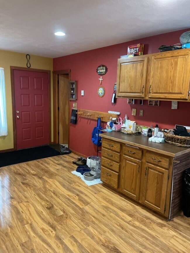 Foto del edificio - Woodworks Townhomes--Large 2 Bedroom/2Bath Unit on the Bus Route