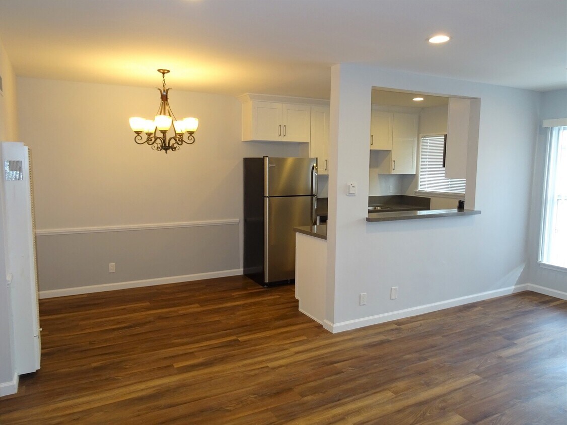 Primary Photo - 624 N Hayworth Ave