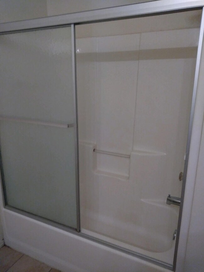 Foto del edificio - Spacious 2 bedroom in great community