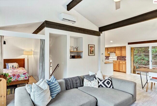 Foto del edificio - 275 Kelley Creek Rd