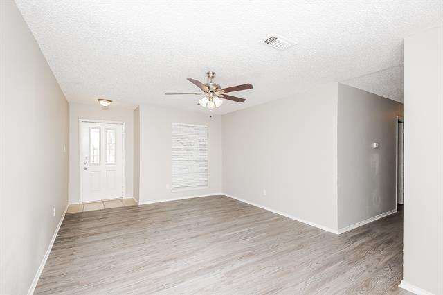 Foto del edificio - 6400 Rock Springs Dr