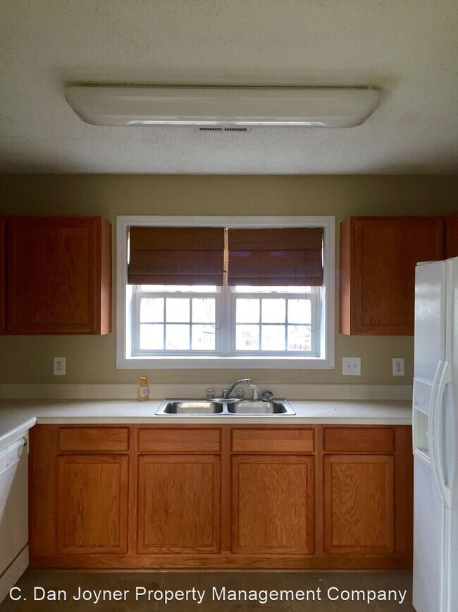 Foto del edificio - 2 br, 2 bath House - 407 Glenlea Lane