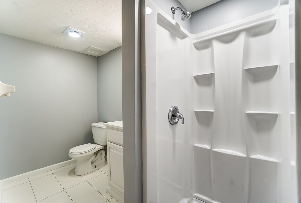 Foto principal - 6000 Chesterton Square E