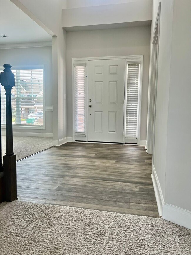 Building Photo - Stunning 4BR 3BA Home in Colfax