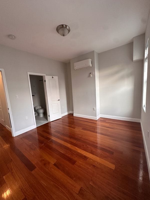 Building Photo - 526 E 148th St