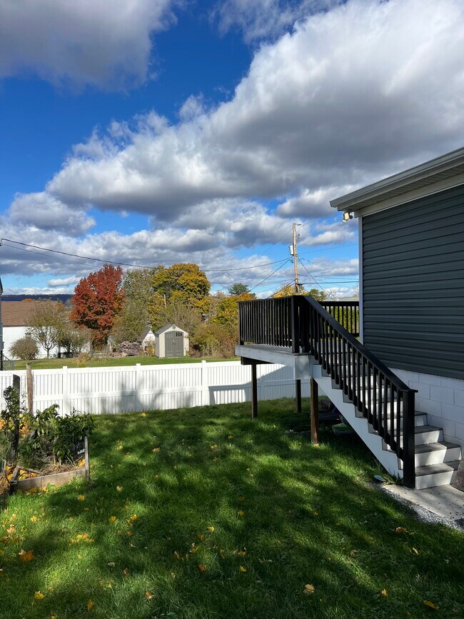 Foto del edificio - 5303 Woodland Rd