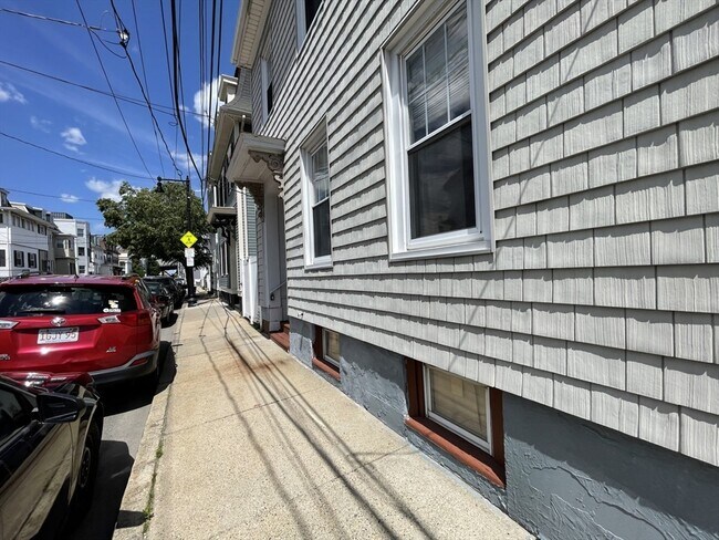 Building Photo - 11 Brighton St