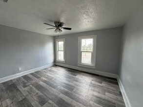 Building Photo - 420 E Indiana St