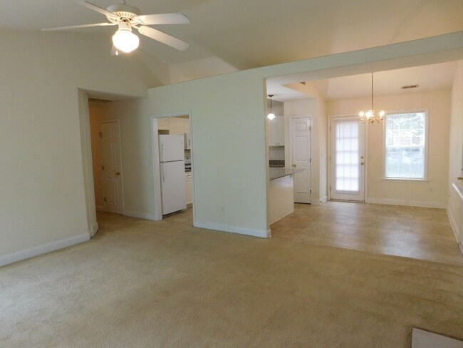 Building Photo - 134 Corinth Dr