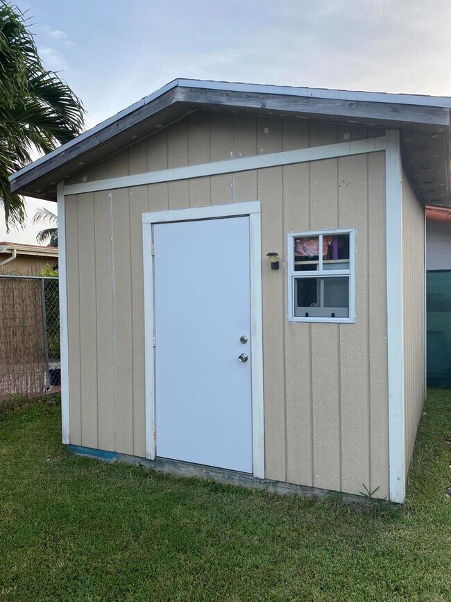 Foto del edificio - 13838 SW 15th St