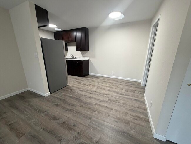 Foto del edificio - 3408 Balboa Ln
