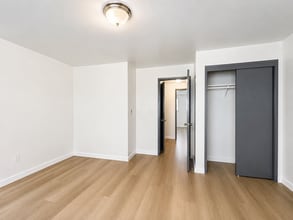 Building Photo - 703 Woodford Ave N