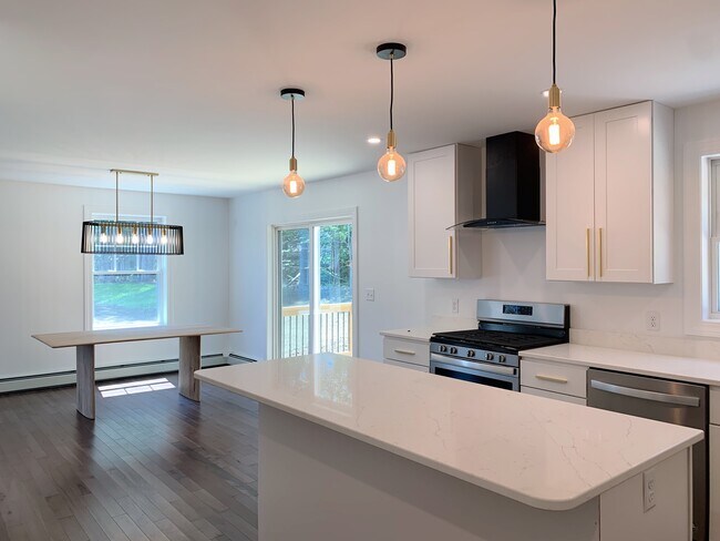 Building Photo - 30 Belvedere Dr
