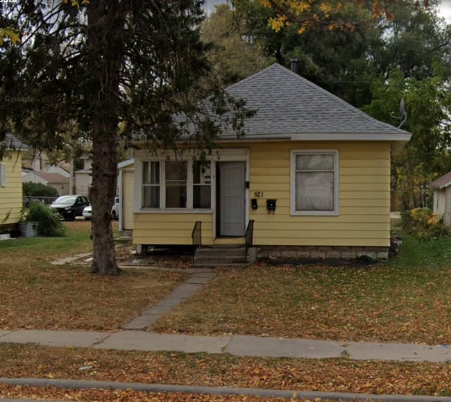 Building Photo - 521 4th Ave NW