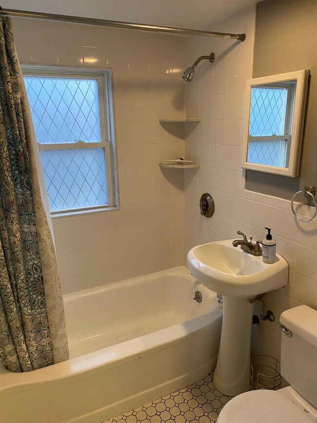 Foto del edificio - 28 Linden Ave