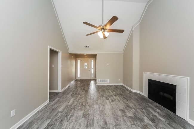Building Photo - 6580 Silver Oak Cove