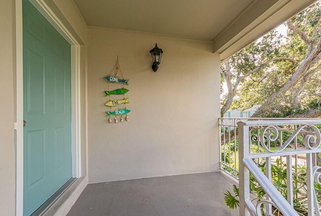 Building Photo - 133 E Park Shores Cir