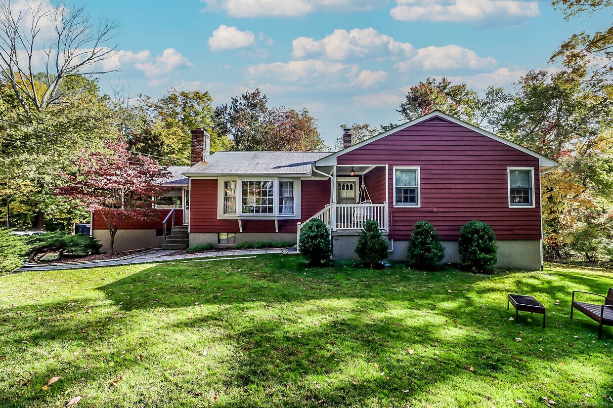 Foto principal - 46 White Birch Rd