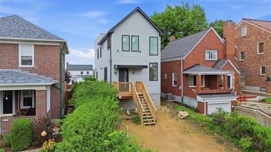 Building Photo - 1361 Hawthorne St
