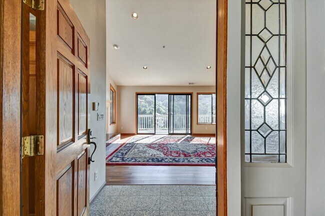 Building Photo - 616 Gravatt Dr