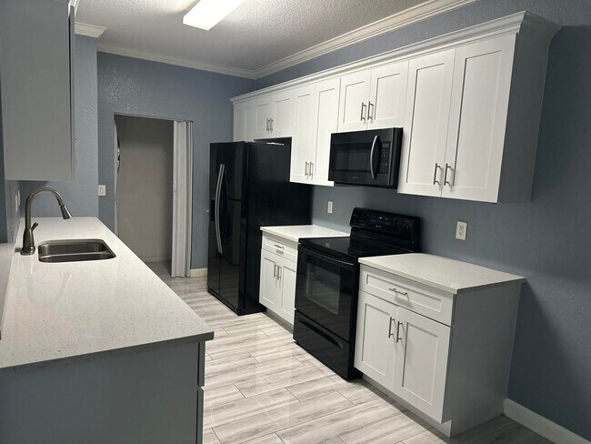 Building Photo - 3553 Forest Hill Blvd