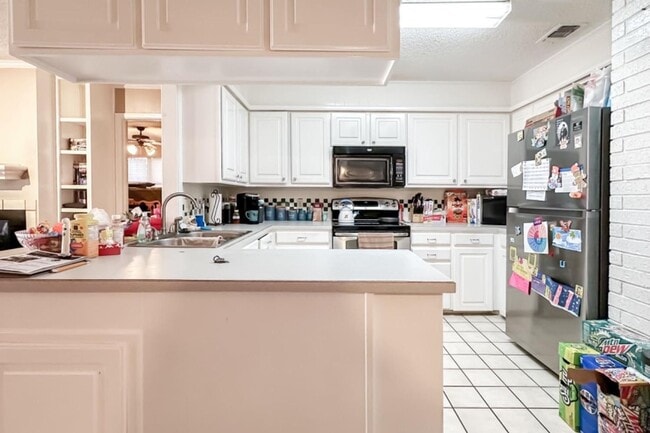 Building Photo - Charming 4 Bedroom in Cooper ISD