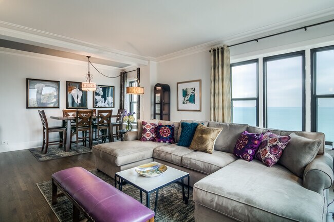 Foto del edificio - 5300 S Shore Dr