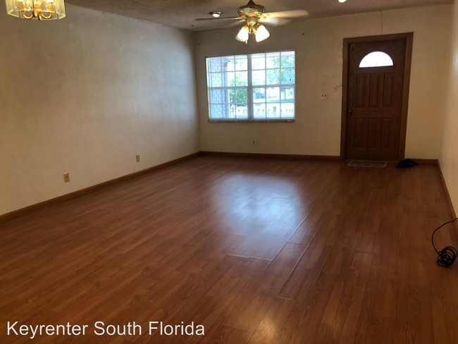 Building Photo - 3 br, 2 bath House - 3909 Loni St.