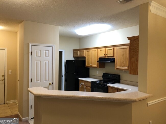 Building Photo - 1204 Claridge Dr NE