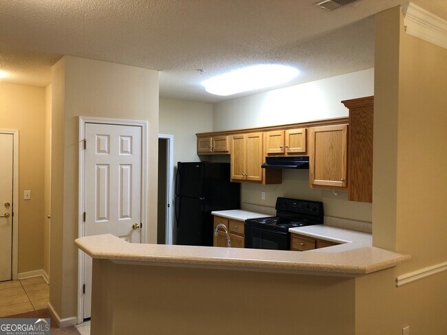 Foto del edificio - 1204 Claridge Dr NE