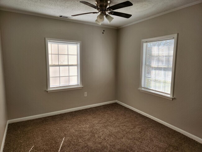 Foto del edificio - 5200 Chandler St