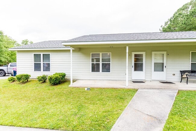 Building Photo - 241 Lakewood Dr