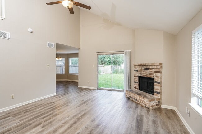 Building Photo - 5907 Beaconridge Dr