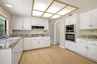 Building Photo - 3533 Sitio Baya