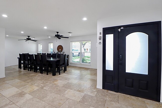 Building Photo - 5951 Yarwell Dr