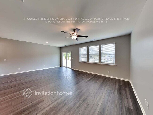 Foto del edificio - 131 Webster Cir