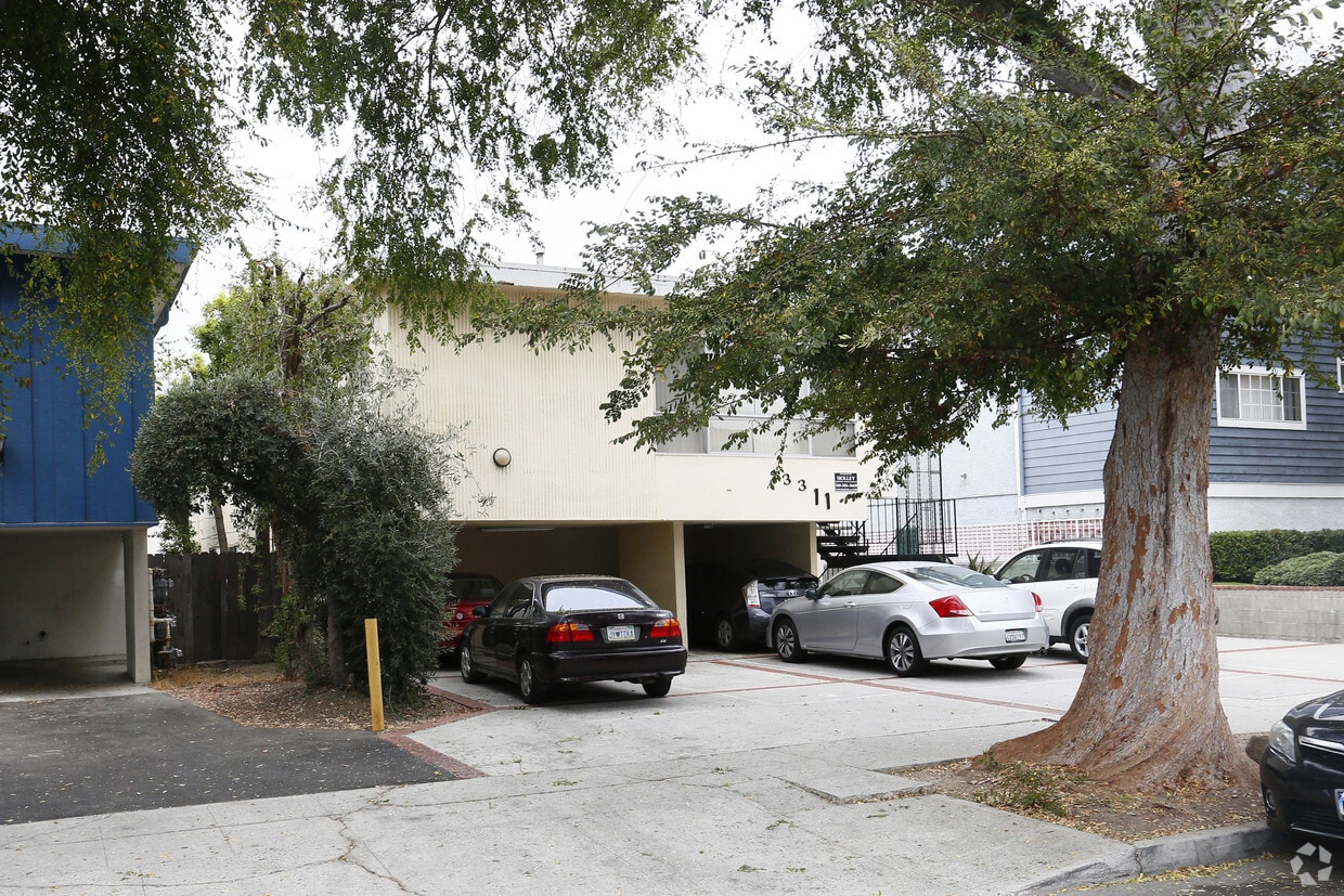 Building Photo - 3311 Keystone Ave
