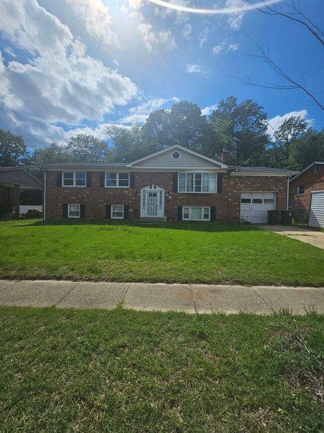 Building Photo - 9511 Pin Oak St