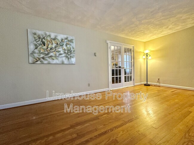 Foto del edificio - 316 Tudor Pl