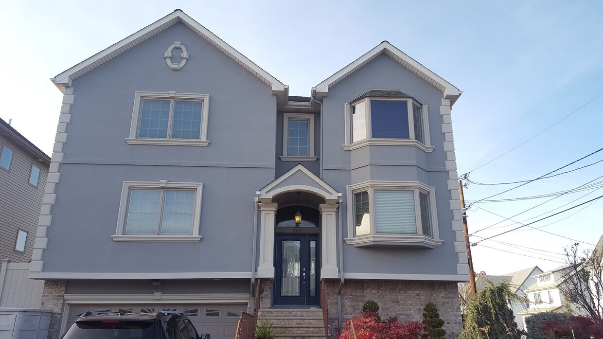 259 Livingston Ave, Lyndhurst, NJ 07071