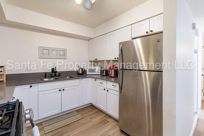 Building Photo - 1304 Rufina Ln
