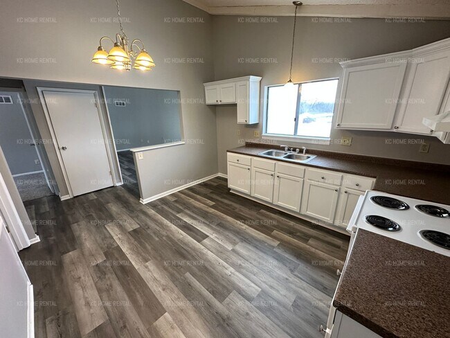 Foto del edificio - Beautiful 3 bedroom duplex for rent in KCMO!